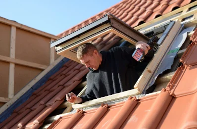 Pose de fenêtres de toit Velux à Villeneuve-la-Comptal